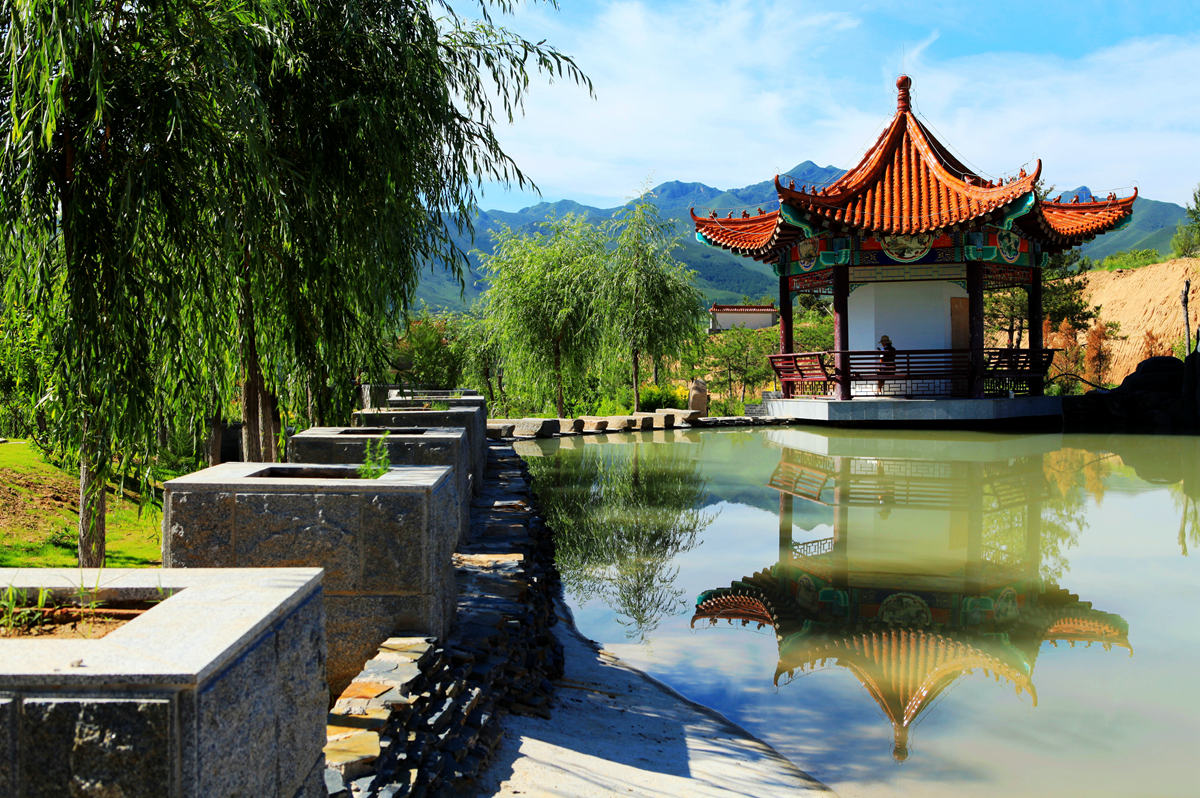 格局北京周边赤城县凤凰山公墓孝道篇